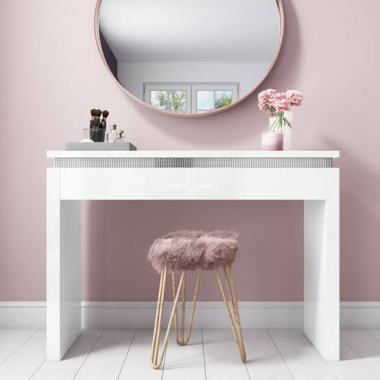 Fluer Dressing Table